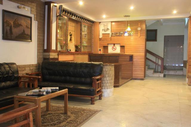 The Denzong Shangrila Gangtok Exteriör bild